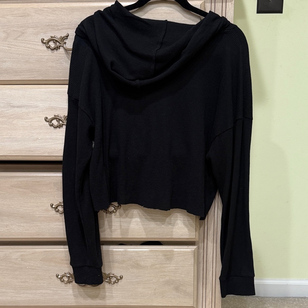 Forever 21 Black Cropped Hoodie - Picture 3 of 3